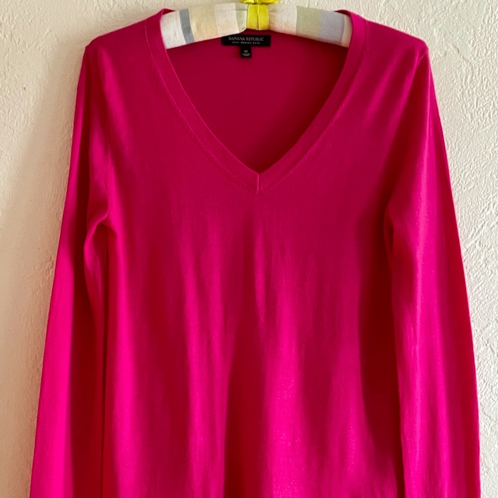 Banana Republic 100% Merino Wool V-Neck Sweater